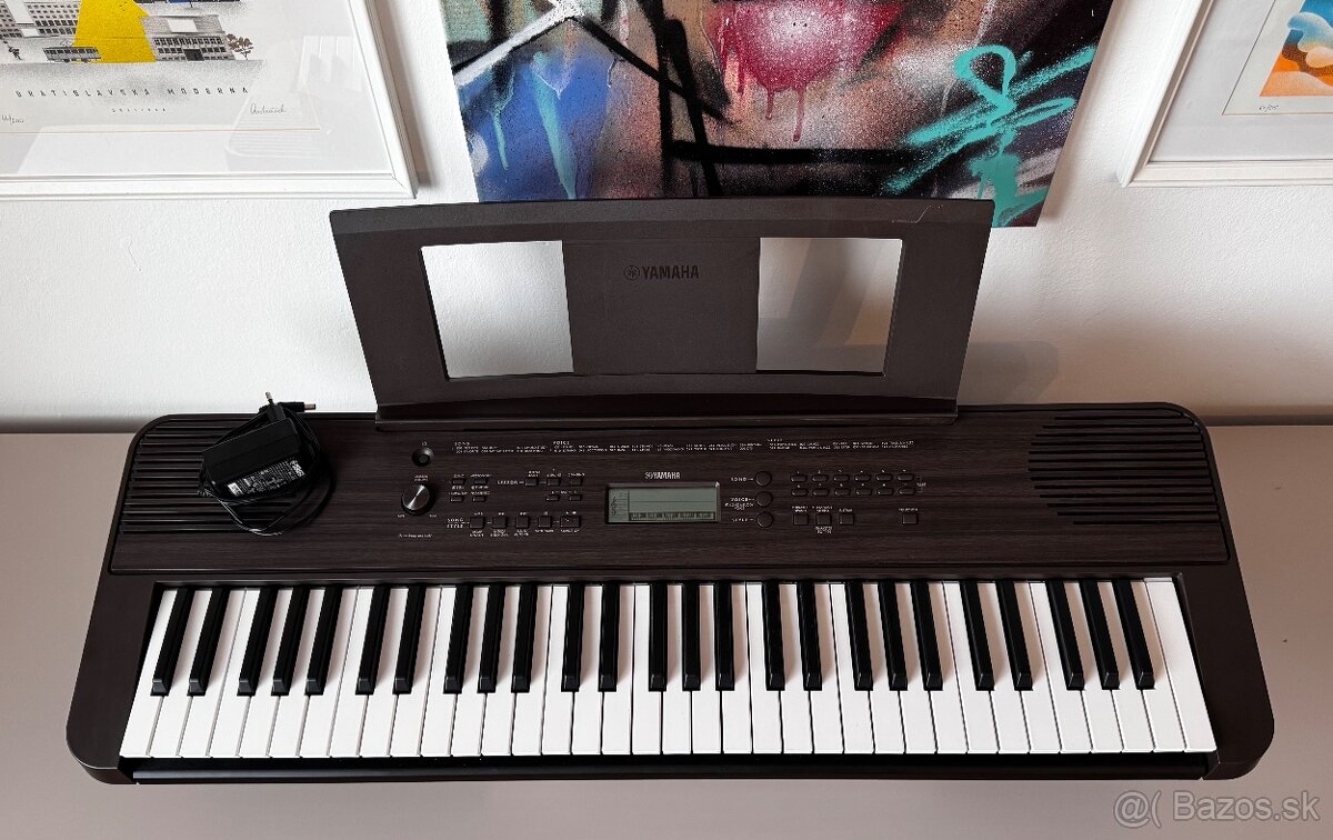 Yamaha PSR-E360 Keyboard s dynamikou Dark Walnut