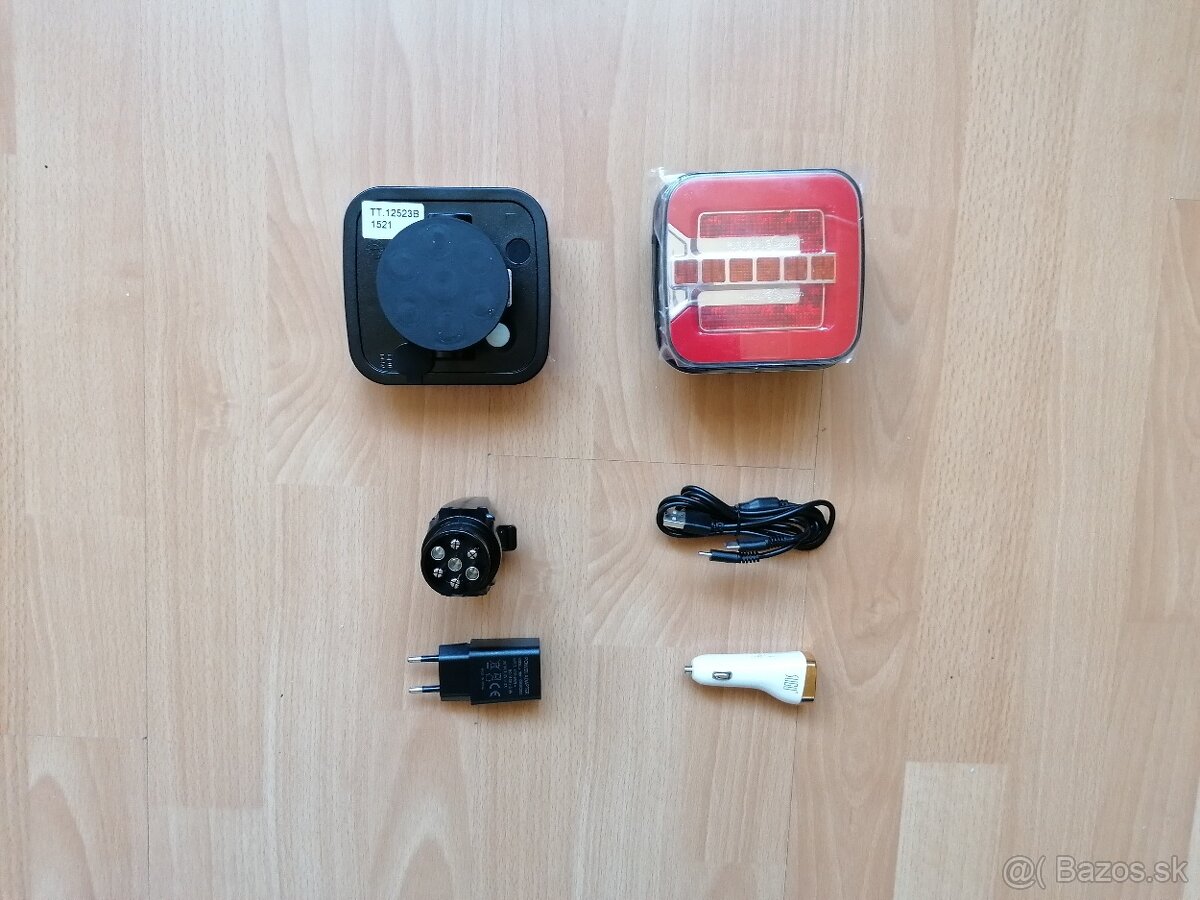 Predám zadné prenosné svetlá magnetické dynamické bezkáblov