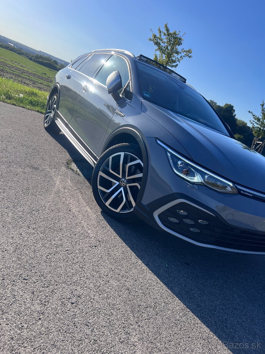 VW GOLF 8 ALLTRACK 2022 147KW WEBASTO / IQLIGHT / PANORAMA