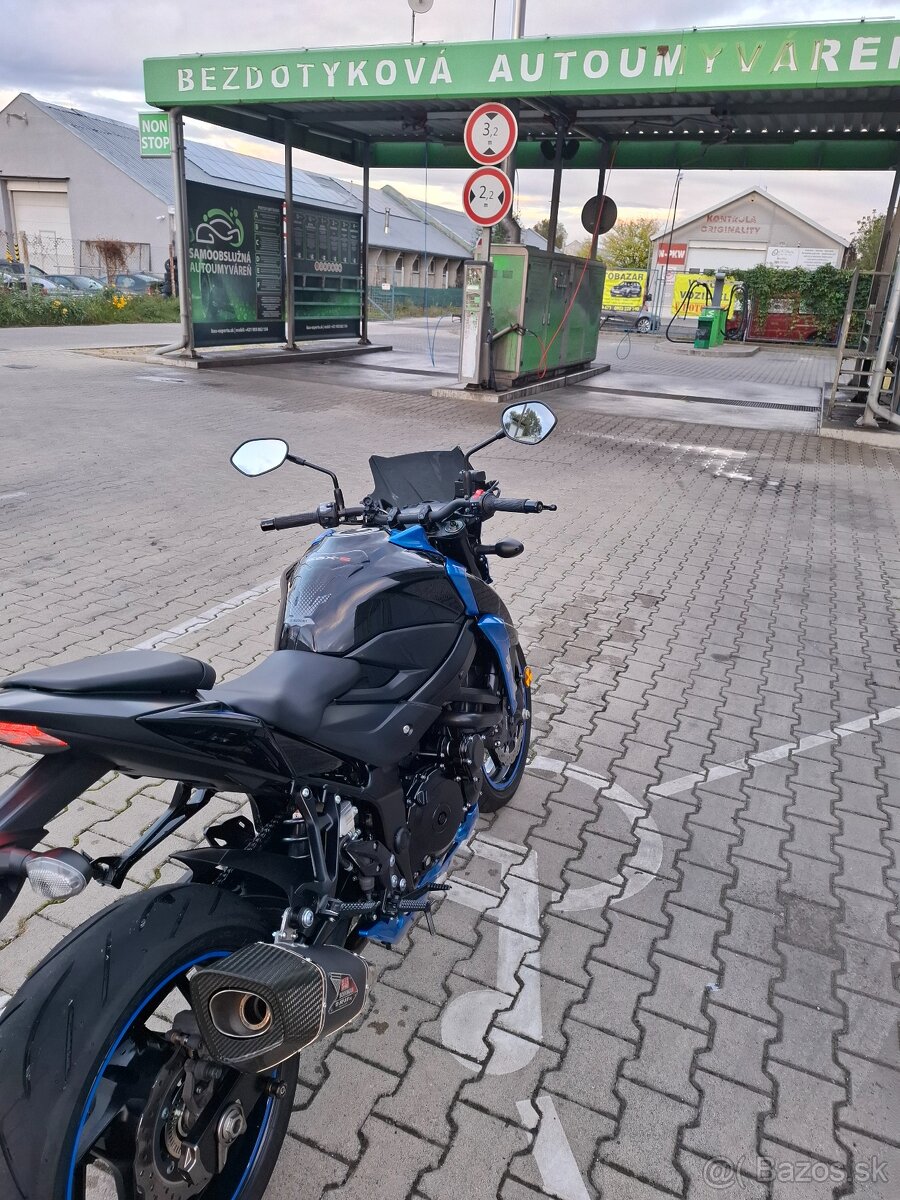 Suzuki gsxs750