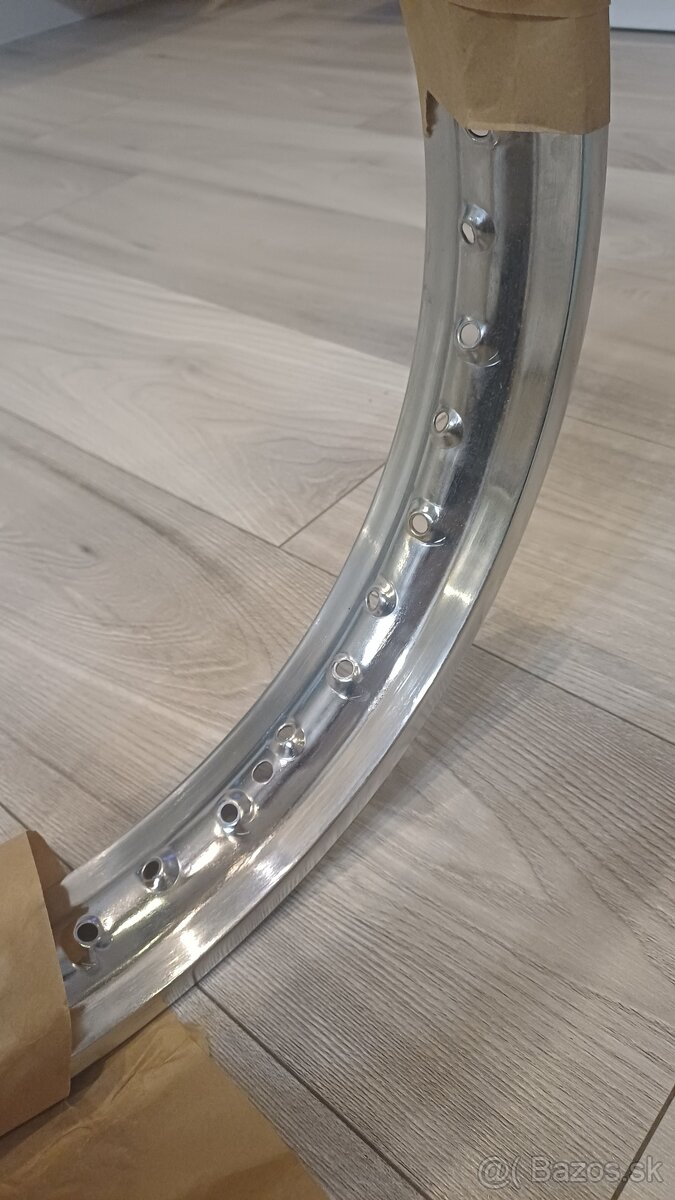 Rafik na motocykle Jawa