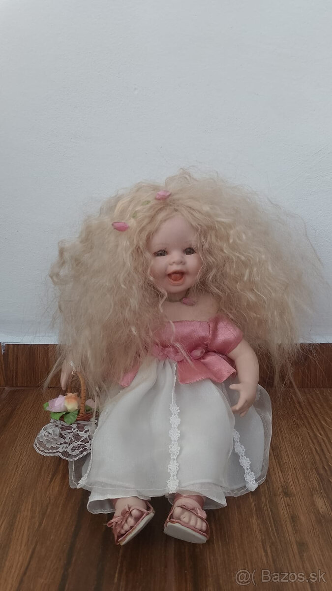 Porcelánová bábika - /unikátna a hodnotná/ Predám ako nové -