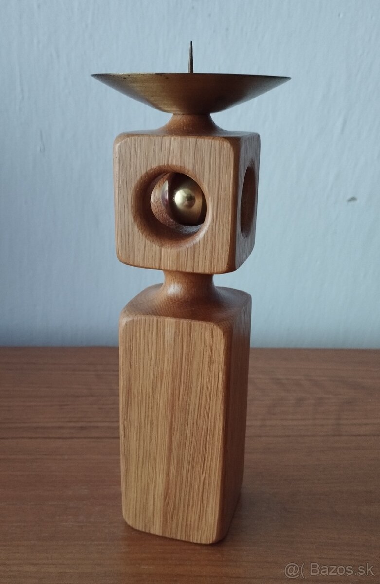 Dizajnový drevený svietnik