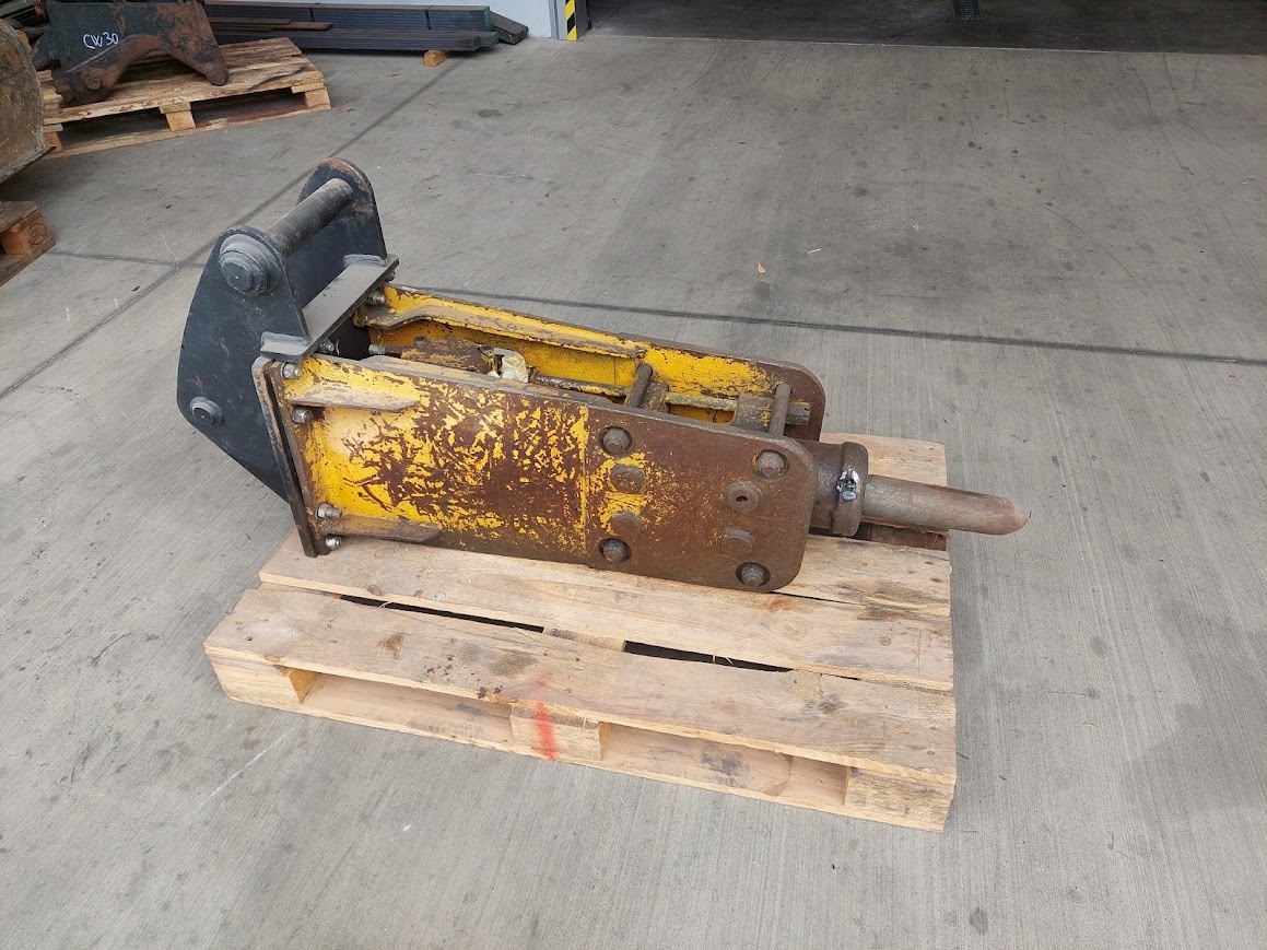 Hydraulické kladivo na traktorbager caterpillar 444 a iné