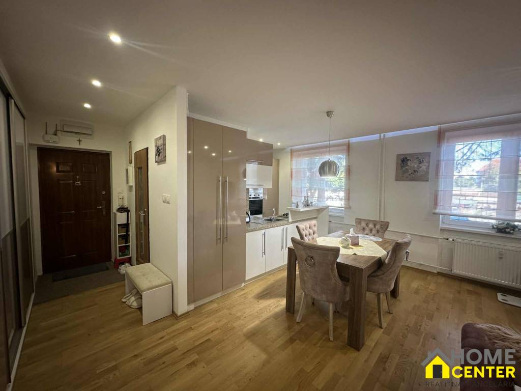 PREDAJ : 2,5 izbový tehlový byt, ul. Železničná, Komárno