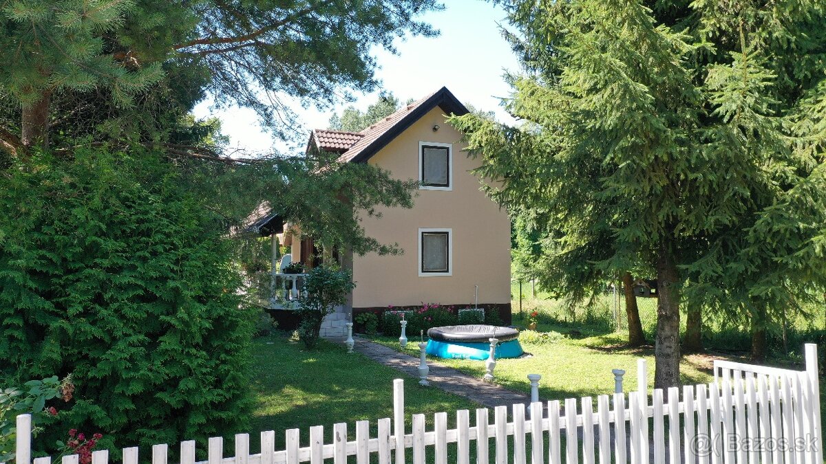 MUROVANÁ REKREAČNÁ CHATA SO ZARIADENÍM V BLÍZKOSTI ČÁRDY