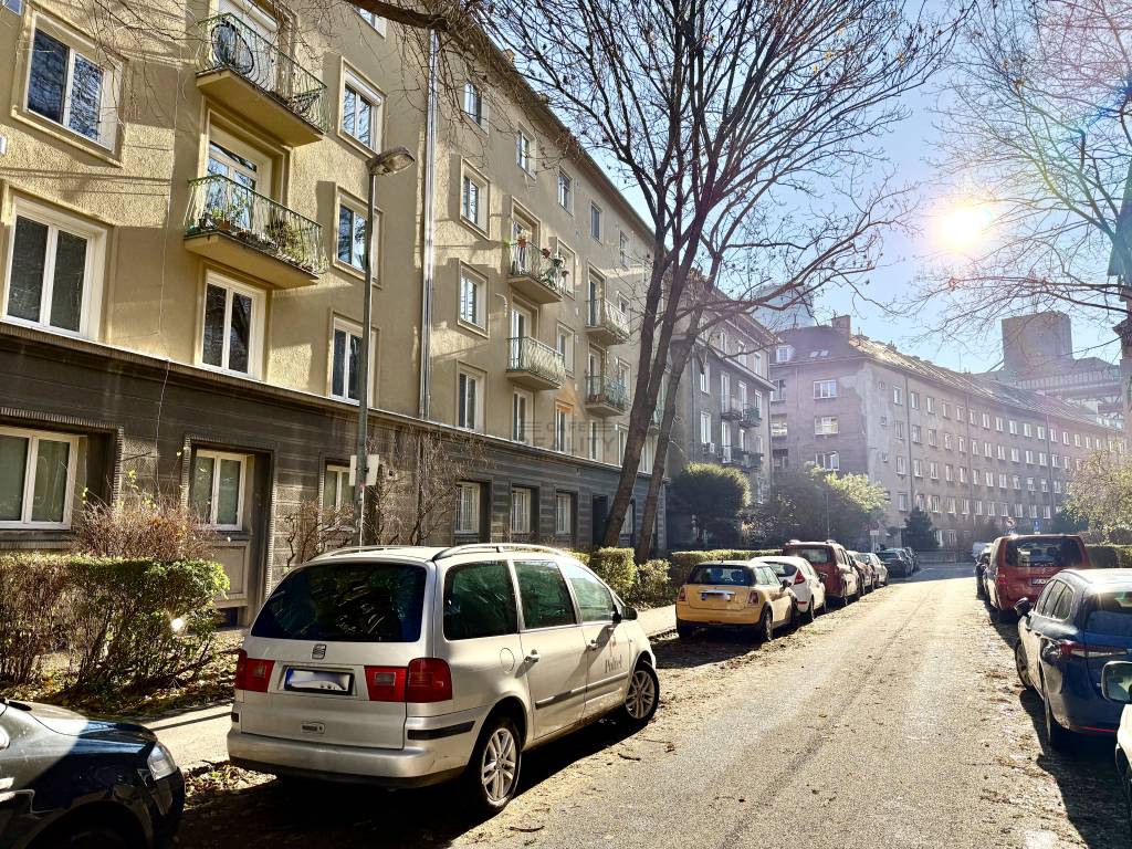 Na prenájom 2 izb. byt, Bratislava, Staré Mesto, Björnsonova