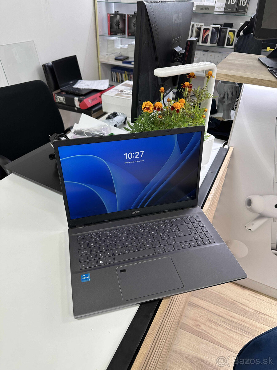 Acer Aspire A515-57 / i3-1215U, 8/512GB