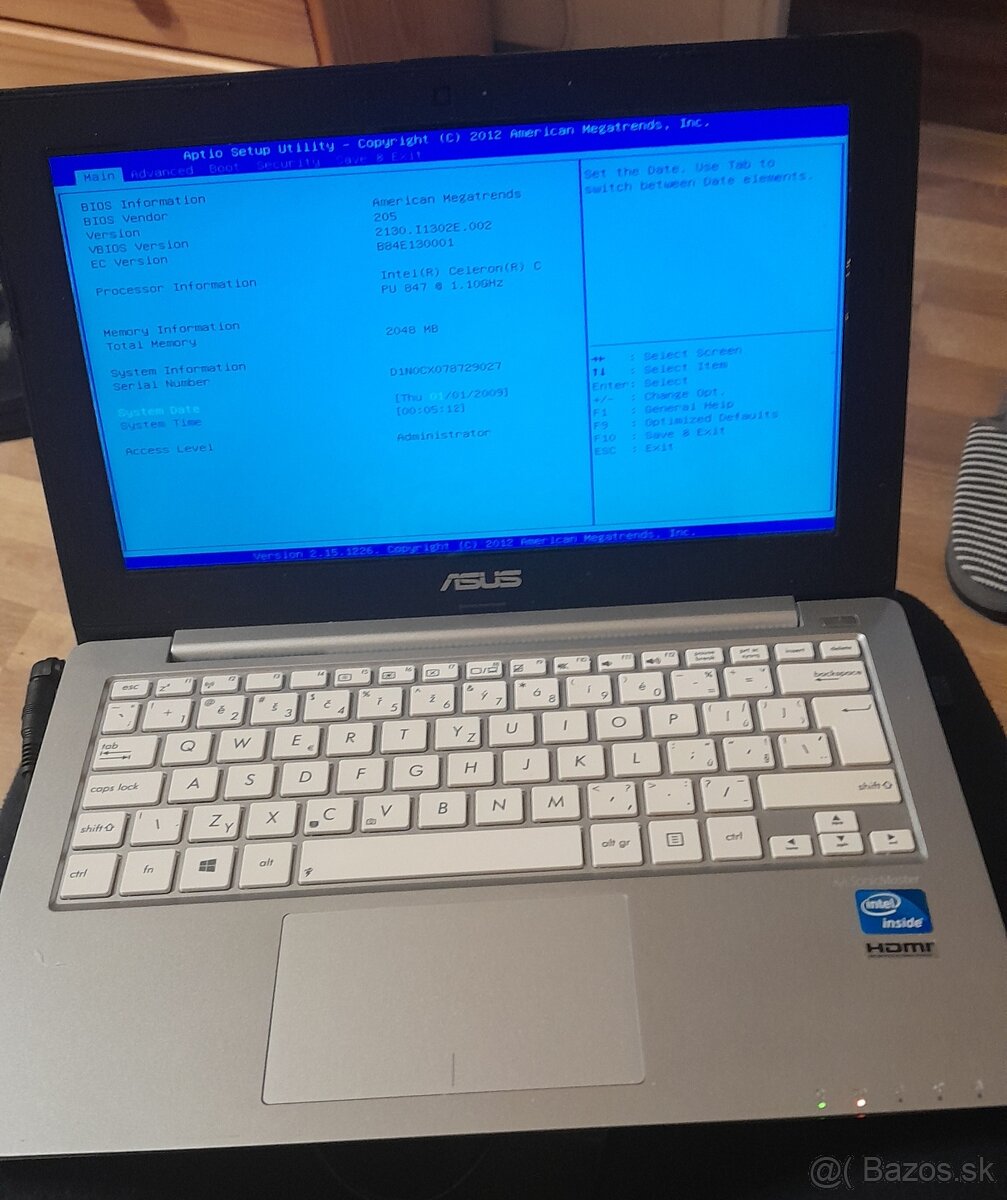 Asus X201e