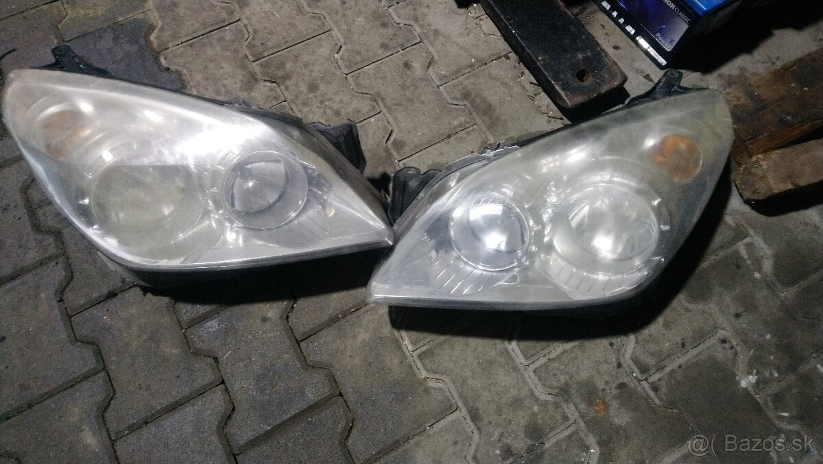 Predám predné svetlá na opel astra H