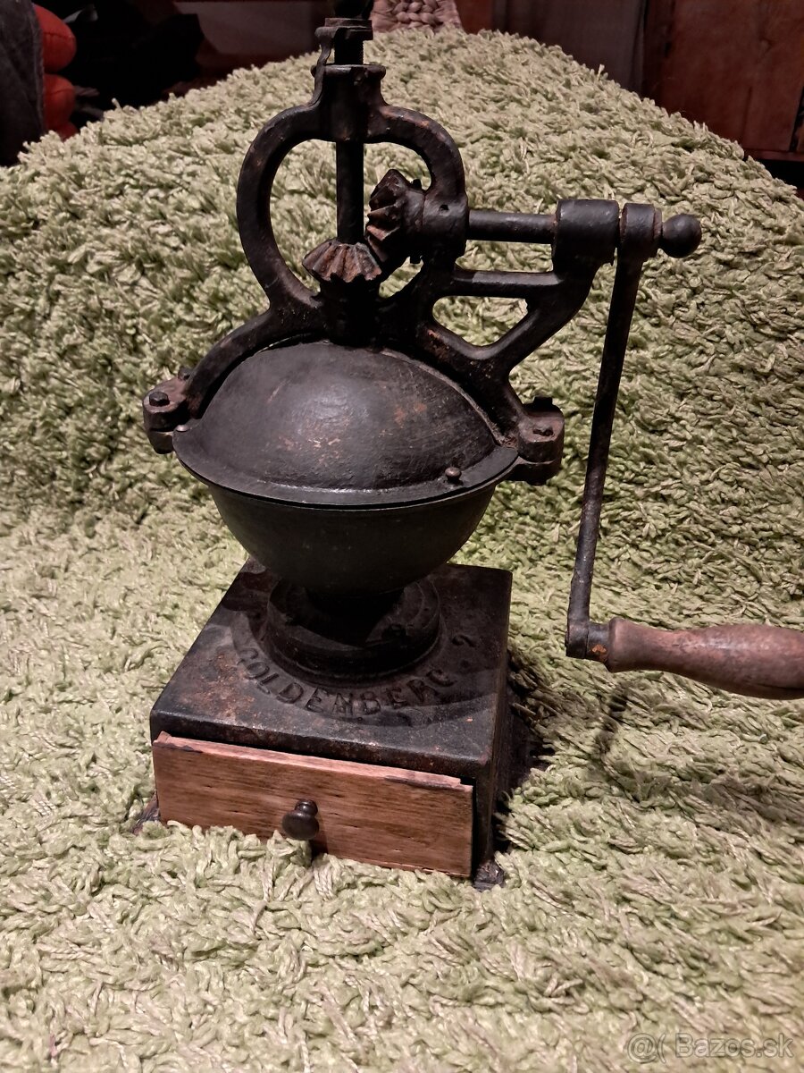 Starožitný liatinový mlynec GOLDENBERG