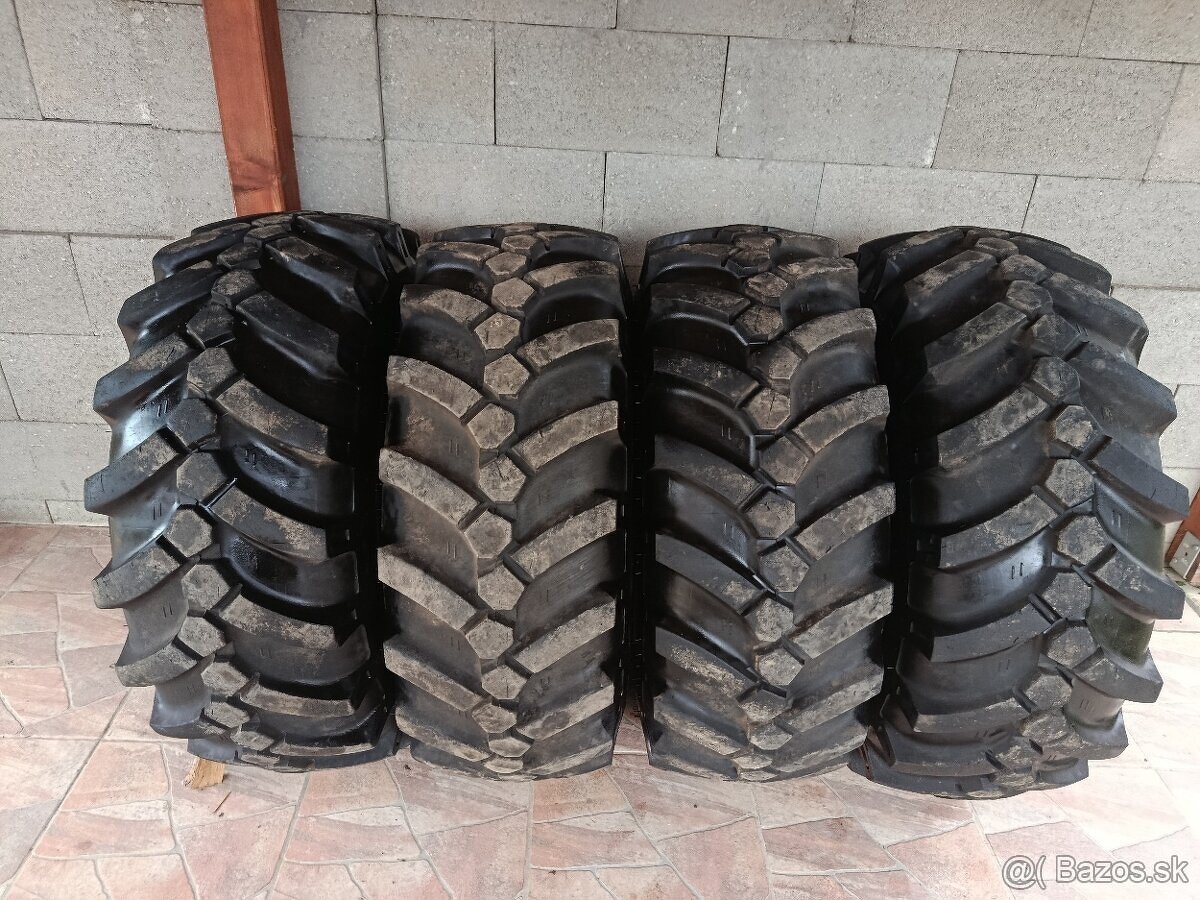 Predám komplet 4ks pneu 16/70-20
