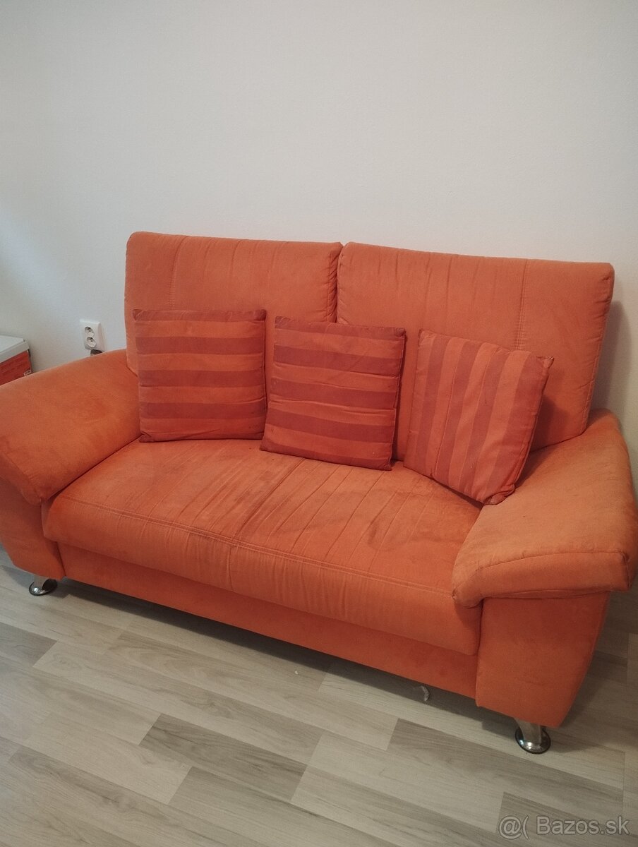Oranžová sedačka
