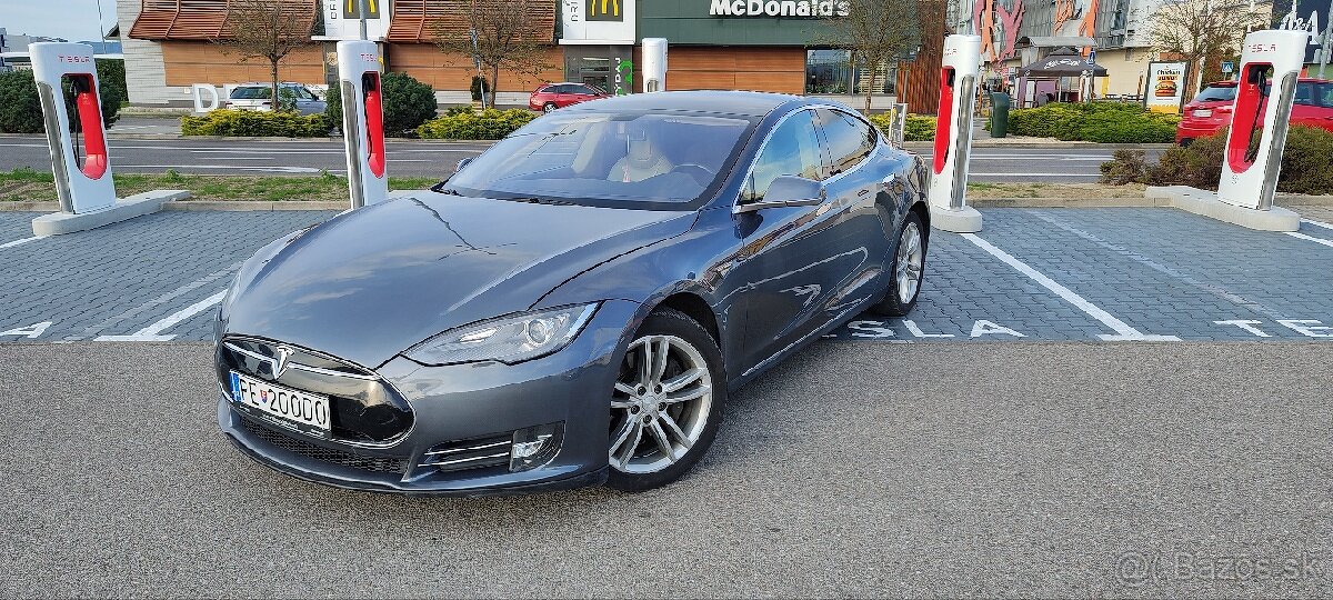 Tesla Model S 85