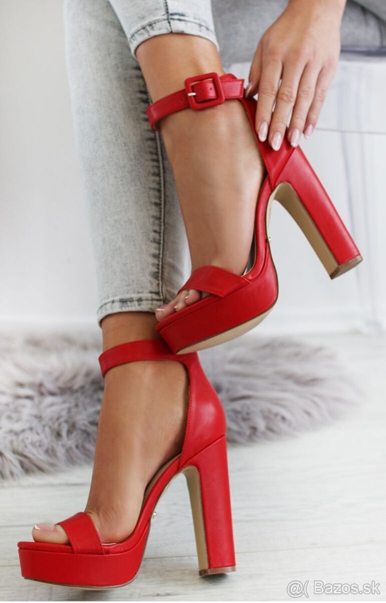 Červené sandále vel. 39