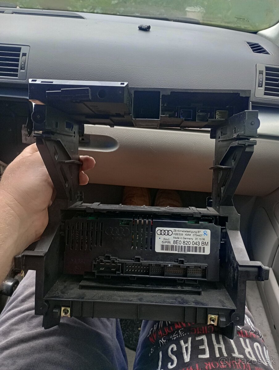 Stredový panel Audi A4 b7