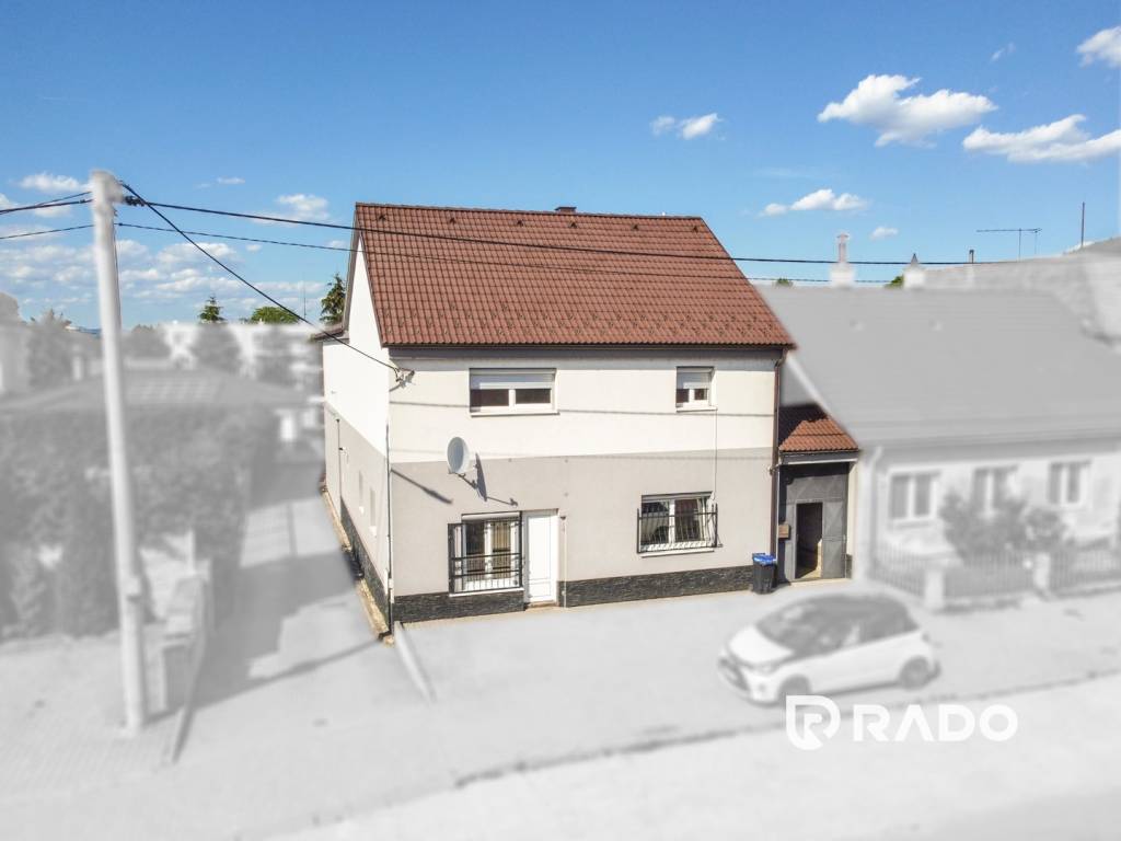RADO | Veľký rodinný dom s 3 bytmi, Trenčianska Teplá