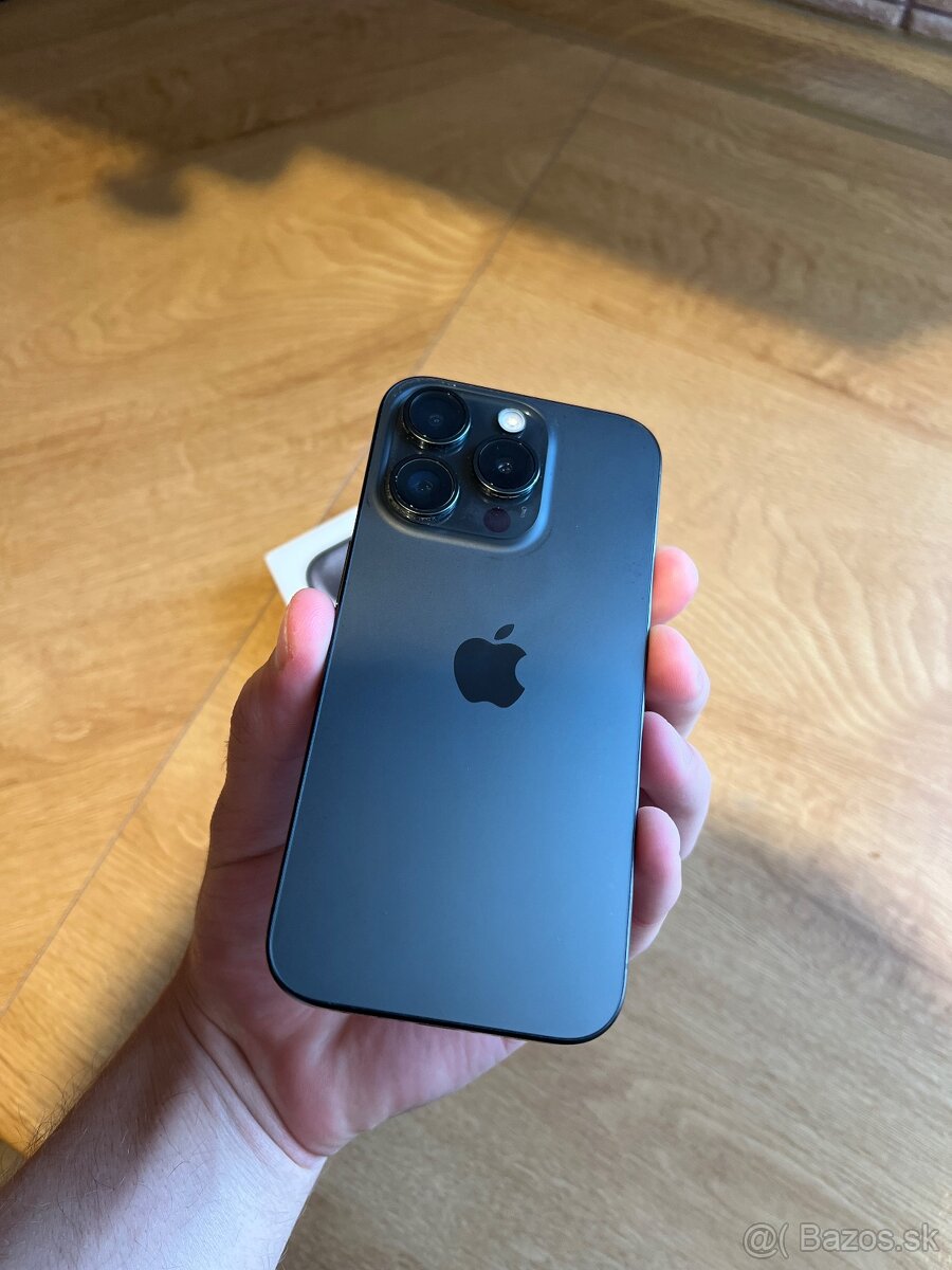 📱 Predám iPhone 15 Pro 256 GB – Black Titanium