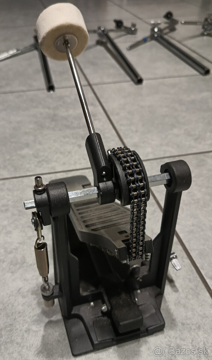 hardware na bicie - pedál, stojany hihat a snare