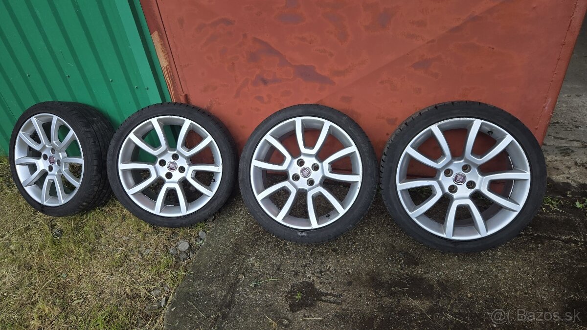 Hliníkové disky R 18 elektróny s pneumatikami Fiat