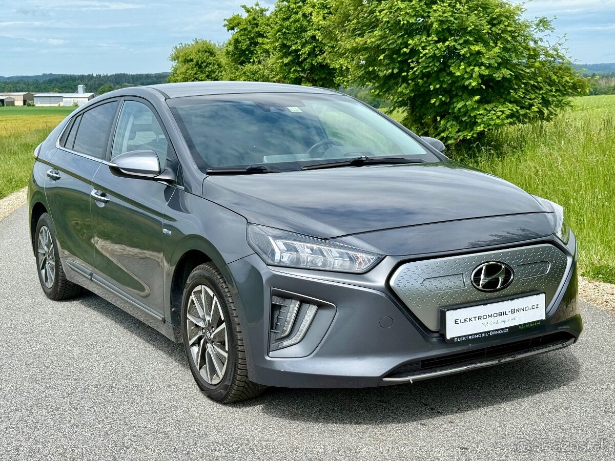 Hyundai IONIQ,38,3 kWh,SoH 100%,TČ,BlueLink, sDPH 17 960,-