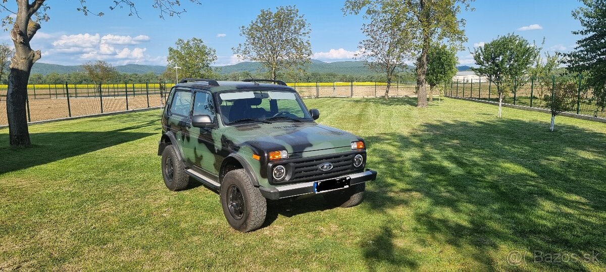 Lada Niva Bronto