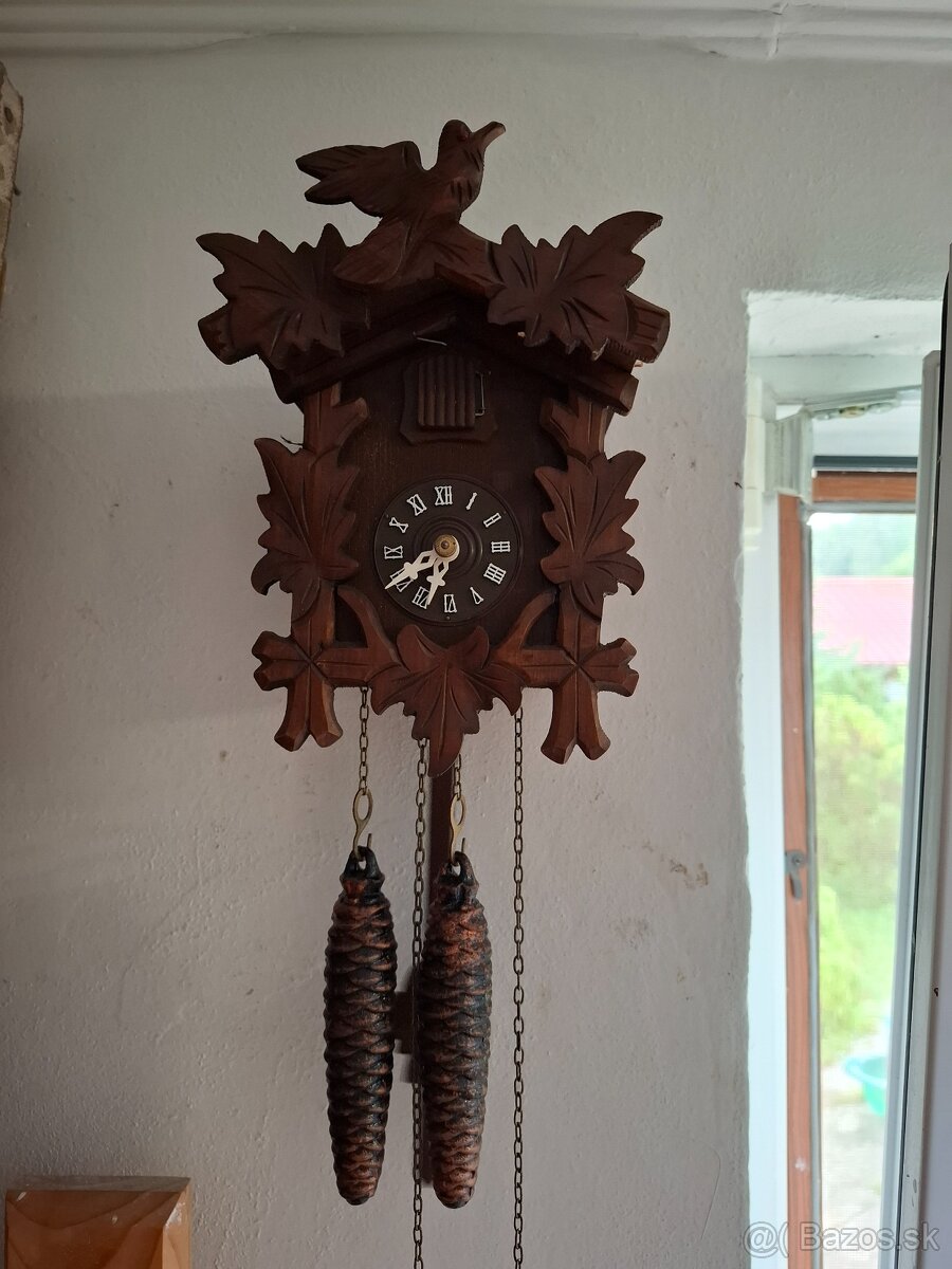 Predám funkčné drevené kukučkové hodiny veľmi zachovalé 65 €