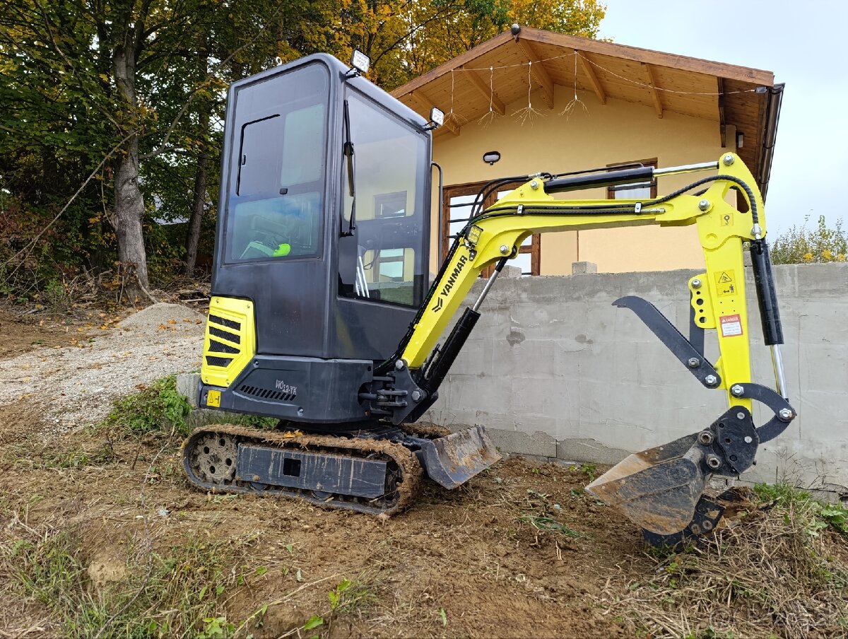 Minibager Yanmar ViO 12 predvadzaci model