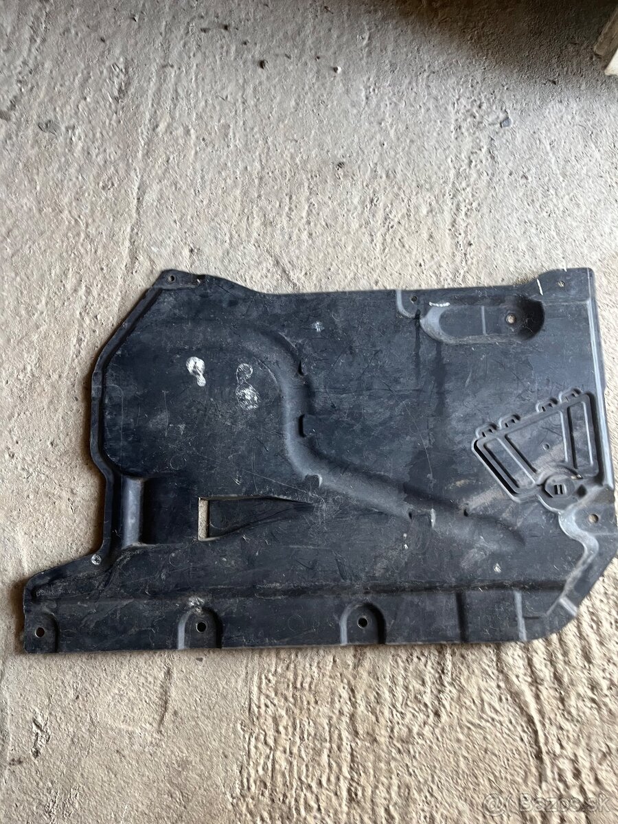 Plast podvozku BMW 3 E90 E91 E92 X1 E84