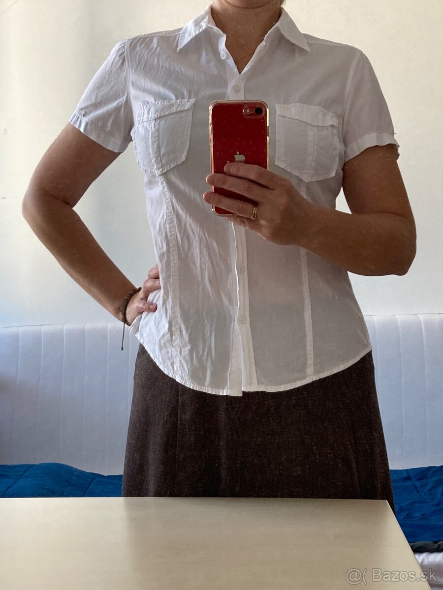 Vypasovana biela bluzka 38