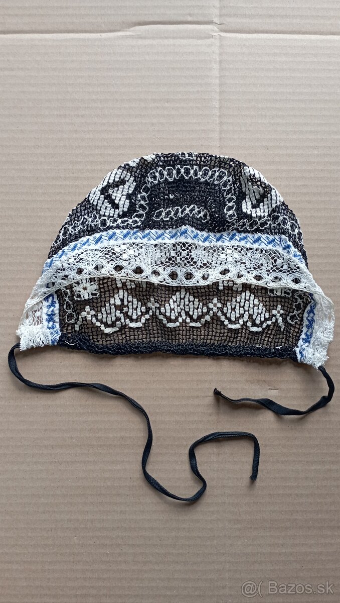 Ľudové čepce... súčasť kroja...