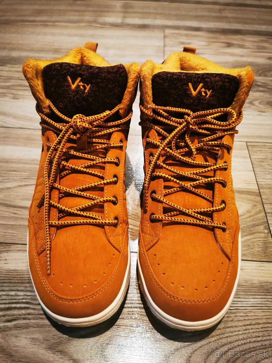 členkové tenisky, v. 42