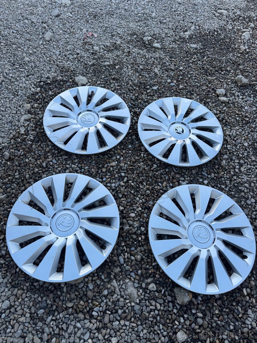 Original skoda puklice r16