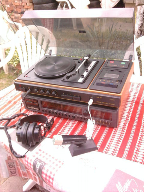 "TESLA" stará domáca audio elektronika