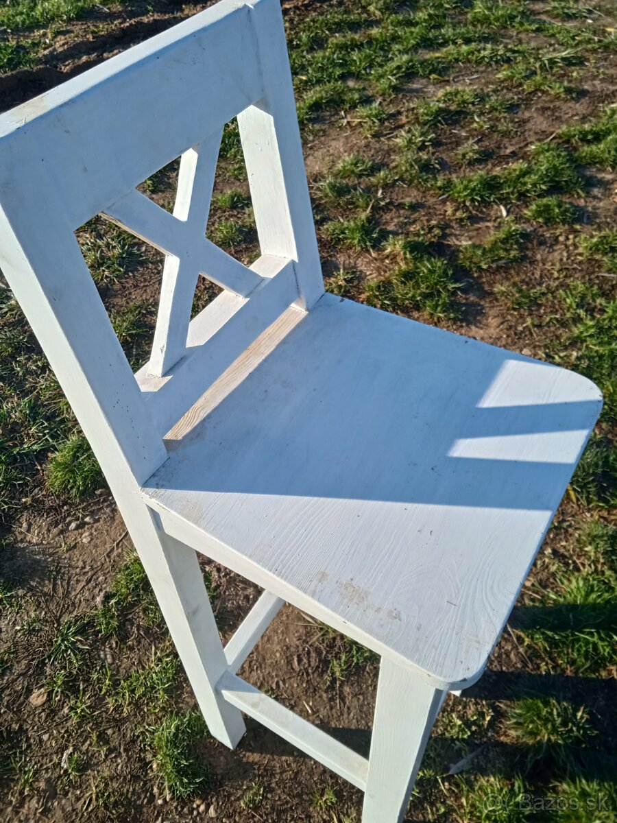 Predám masívne barové stoličky 2ks