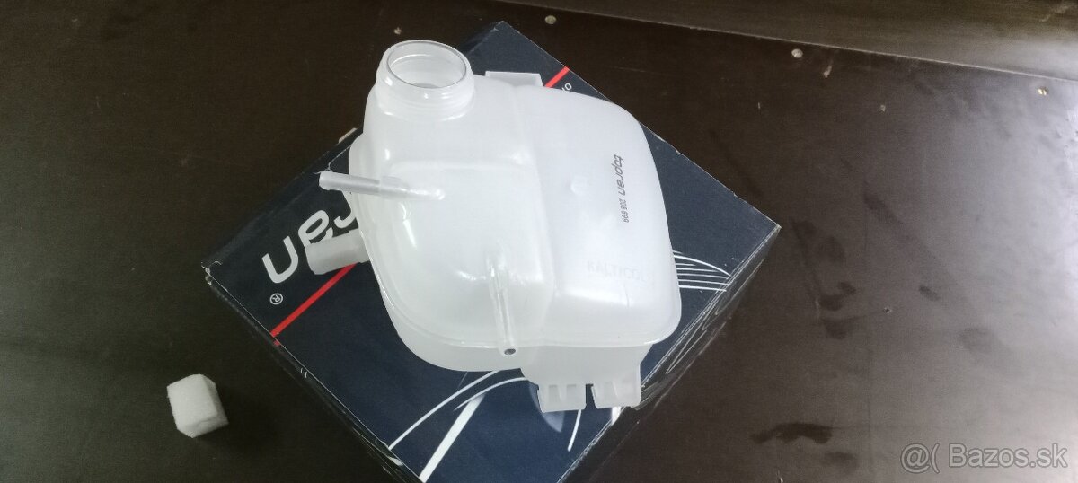 Vyrovnávacia nádobka chladiacej kvapaliny