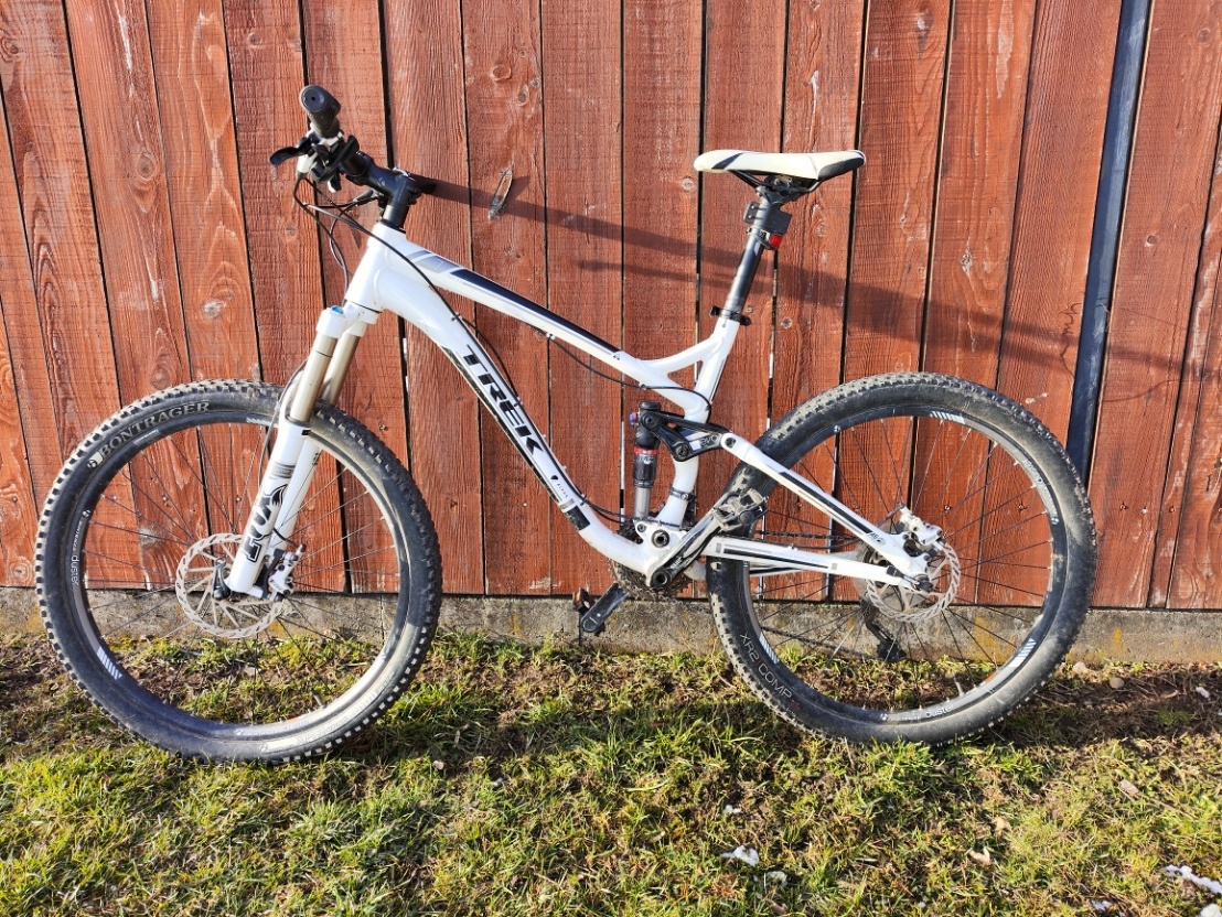 Trek Fuel EX7, celoodpružený