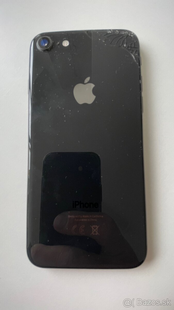 Predam iphone SE 64 gb