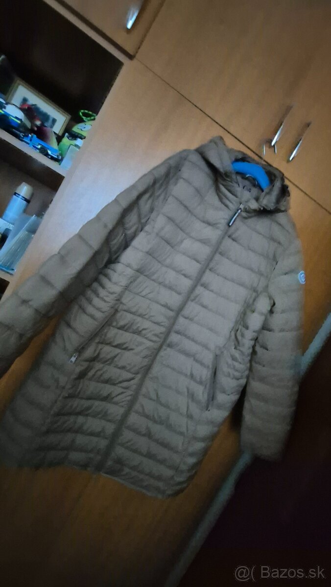 Prechodny kabst vetrovka predlzena zn c&a