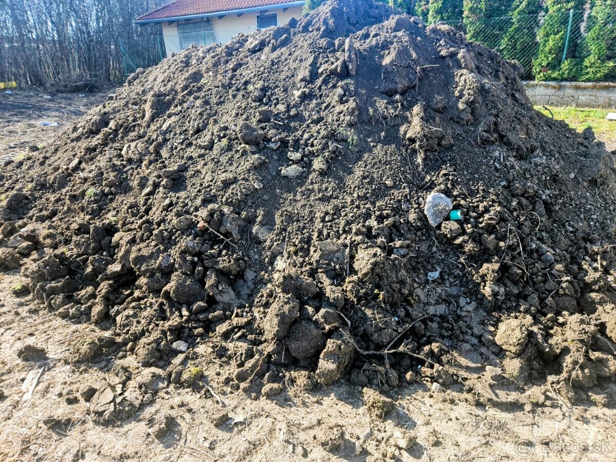 Darujem hlinu