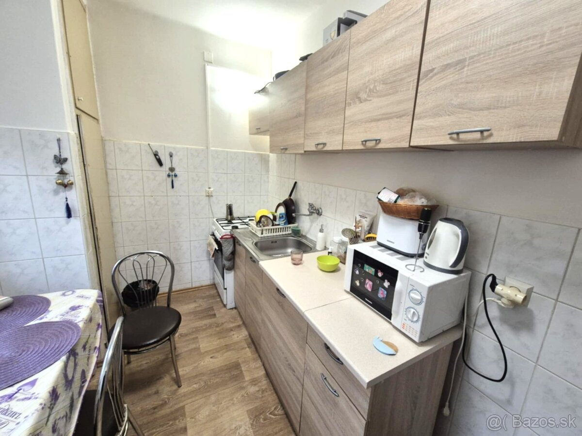 PREDAJ - čiastočne prerobený 2 izb.tehlový byt, meďerčská ul