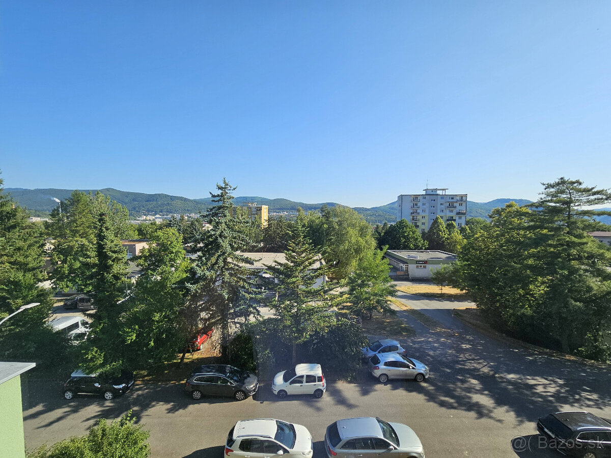 Predám 3,5 izbový byt s balkóno a s Loggiou