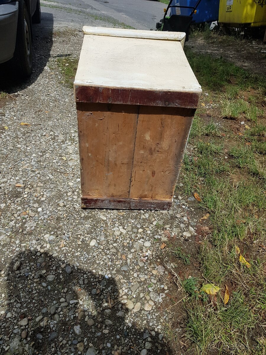 predam drevenu truhlicu