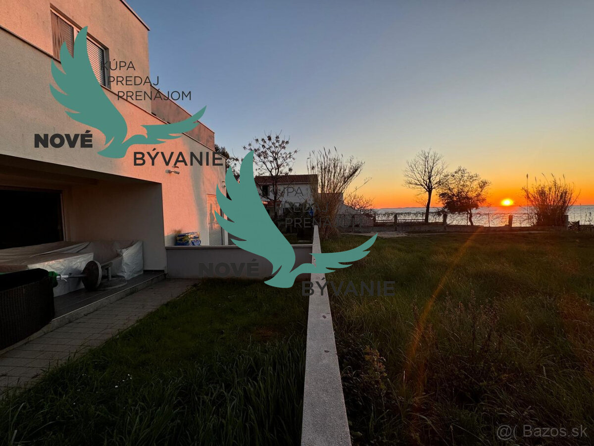 Chorvátsko - Exkluzívne novostavba domu len 30m od mora s vý