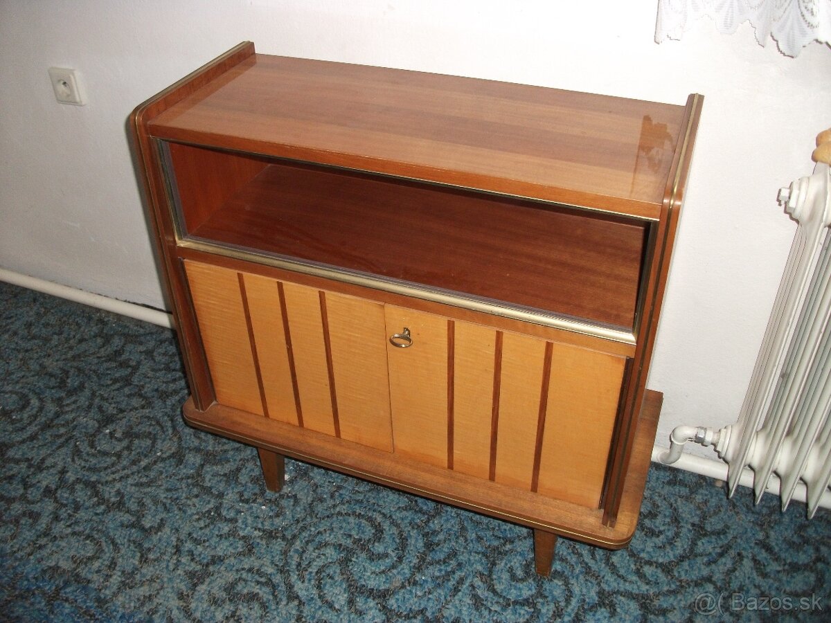 Predám krásnu retro skrinku(komodu).