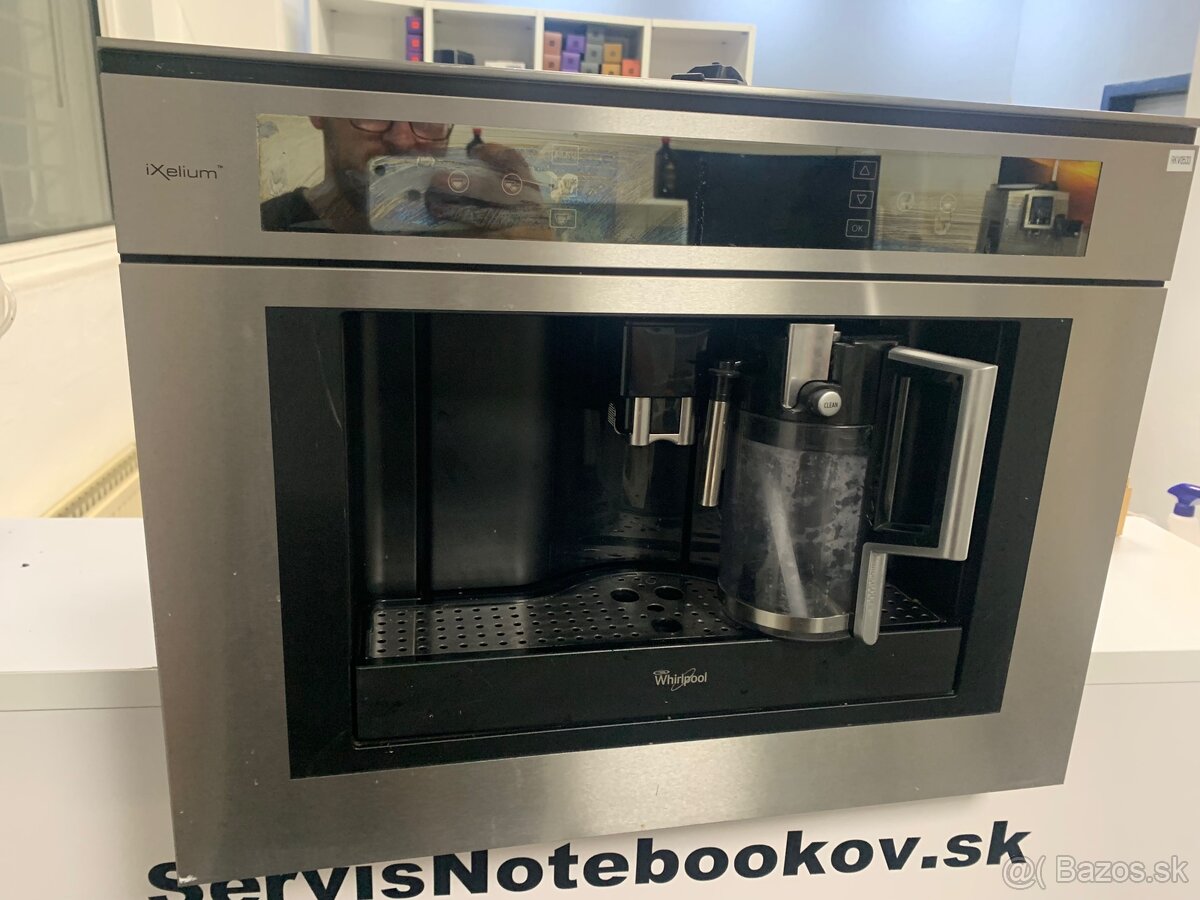Vstavaný kavovar Whirlpool