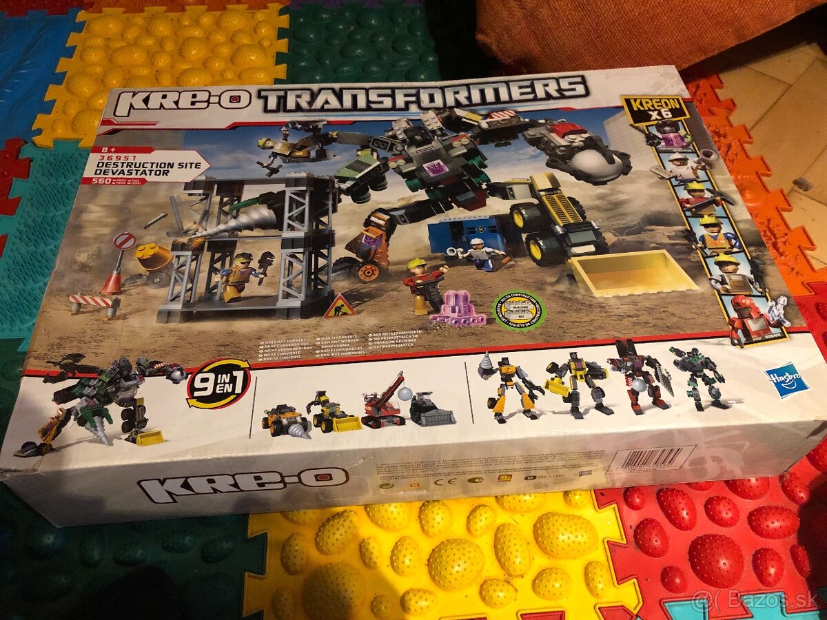 Hasbro Kre-O Transformer 9v1 - stavebnica typu Lego