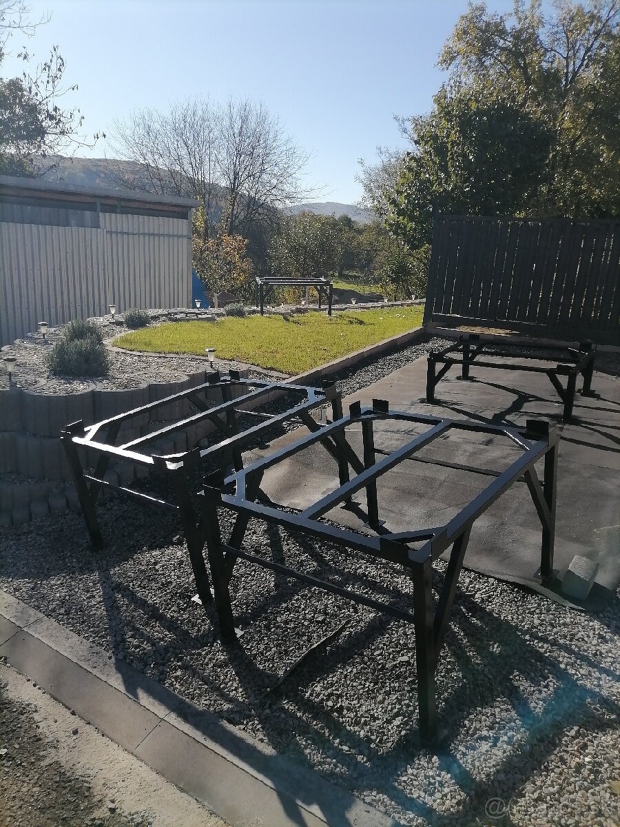 Stojan na 1000l nádrž.