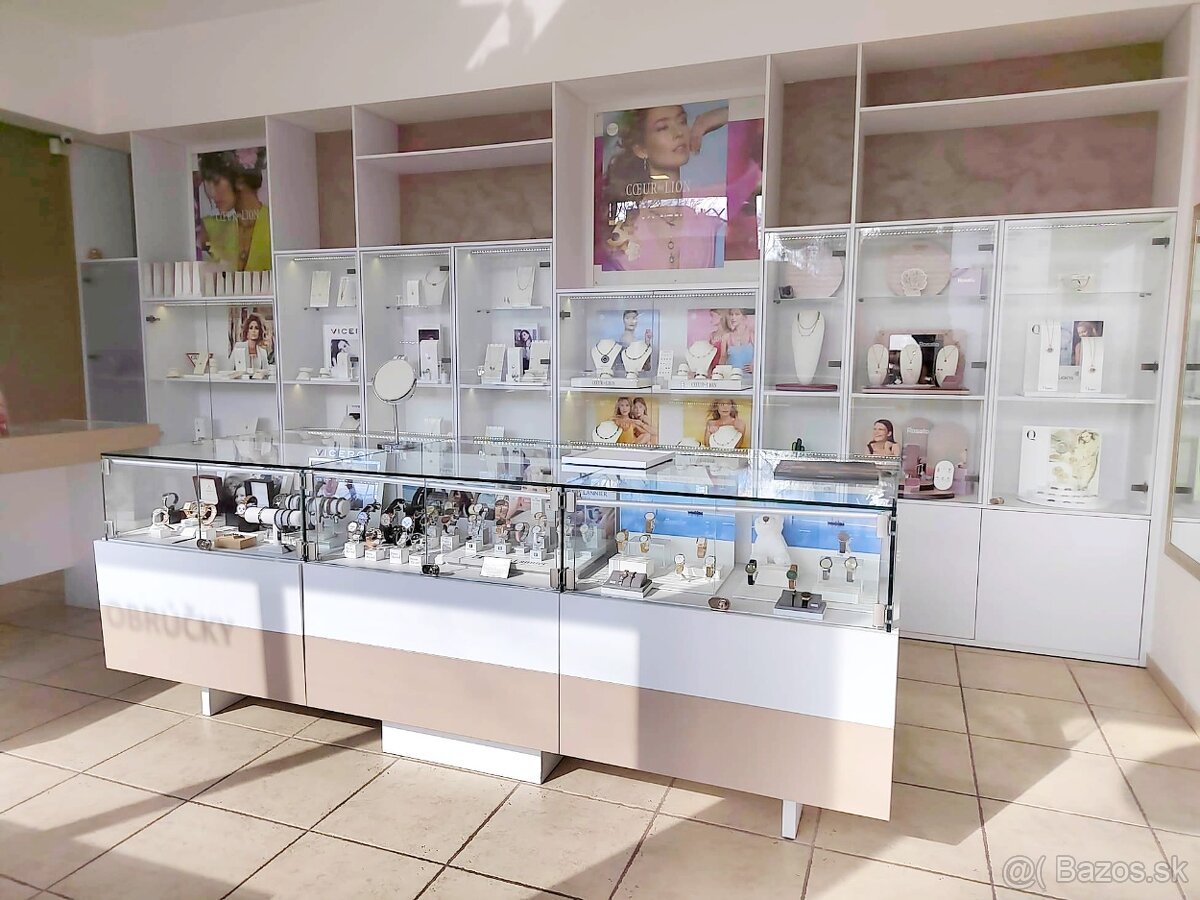 Luxusné predajné vitríny s LED osvetlením