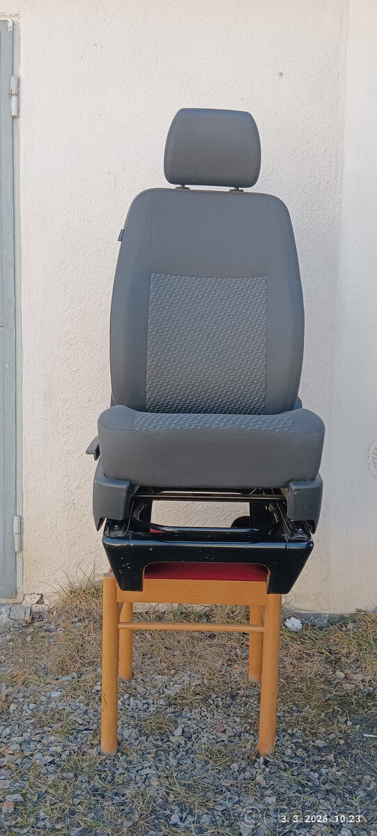 Predná sedačka spolujazdca VW T5 / T6